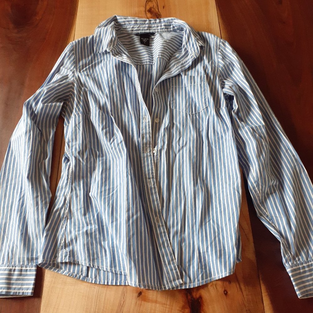 Victoria's secret fitted button up shirt